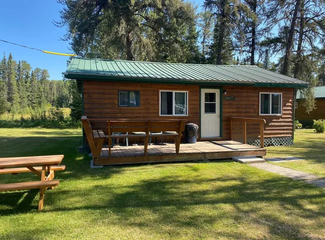 Lac Seul Evergreen Lodge