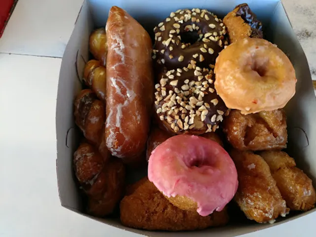 Baker's Dozen Donuts