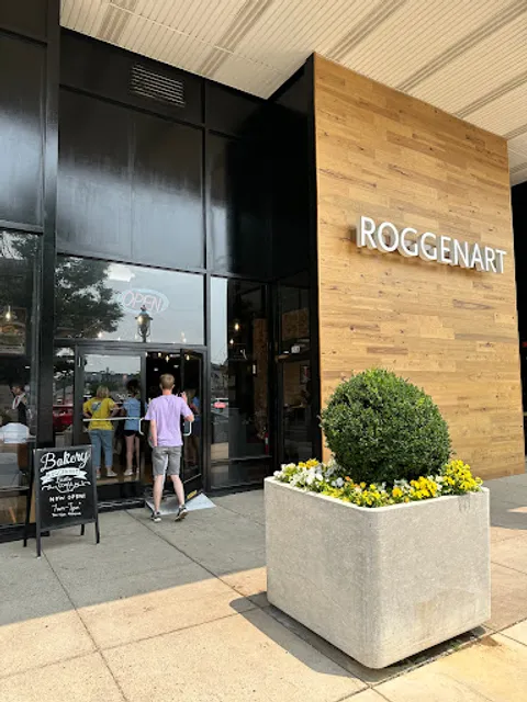 Roggenart European Bakery, Bistro & Cafe