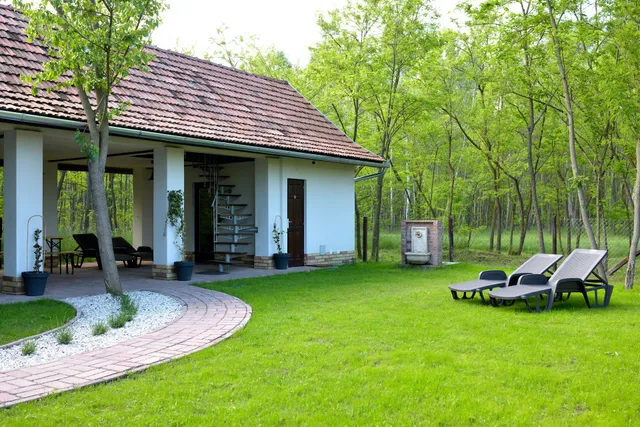 Tücsöktanya Guest house