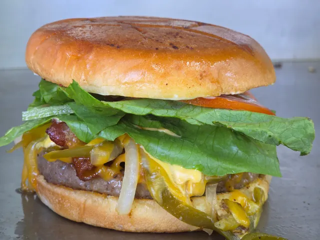 Luigi’s Burgers & More