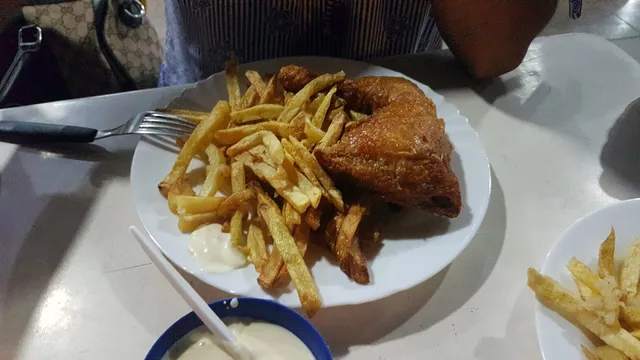 Pollos Luisin - Madre India