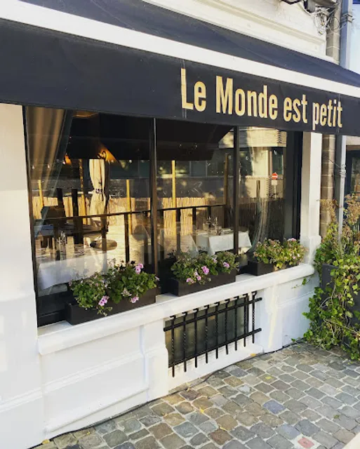 Le Monde est Petit