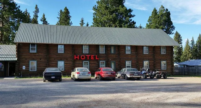 Lincoln Log Hotel