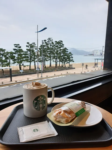 Starbucks, Gwangan Beach