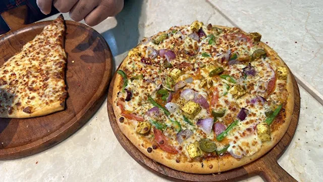 La Pinoz Pizza Omaxe, New Chandigarh
