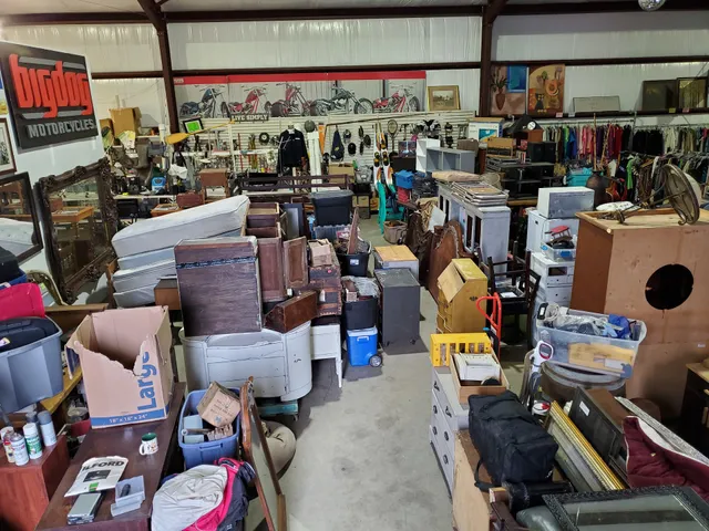 Country Corner Resale