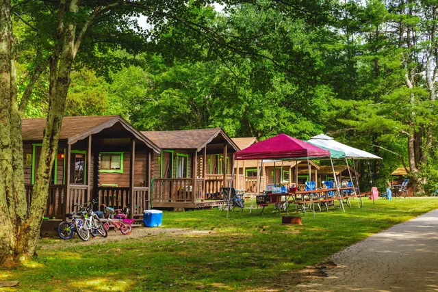 Jellystone Park™ Birchwood Acres