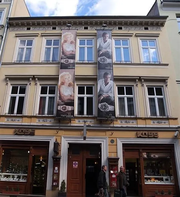 Golden Lion Apartments