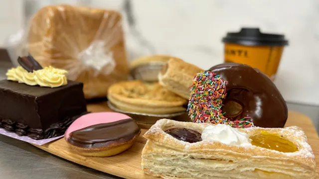 Royces Homestyle Cakes