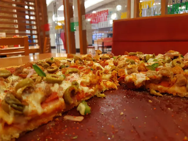 Pizza Hut - Lambramani