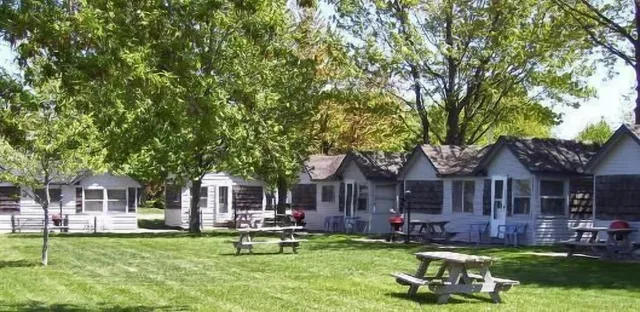 Lakeside Motor Lodge