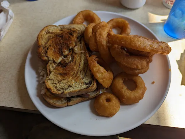 B & J's Family Diner