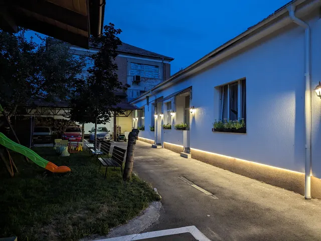 Theater Guesthouse with Parking