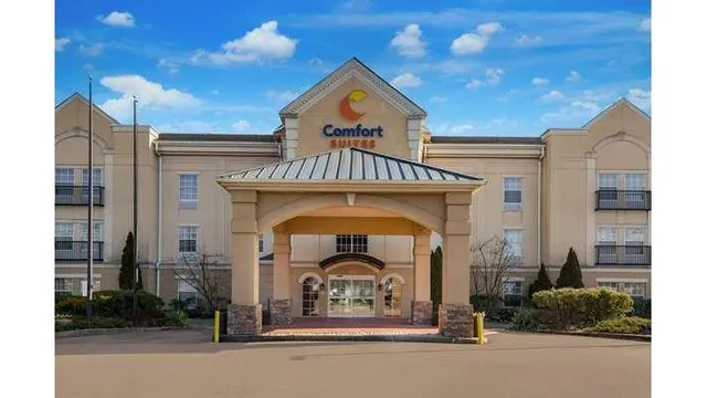 Comfort Suites Near University