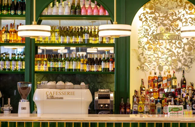 Cafesserie Arena Mall