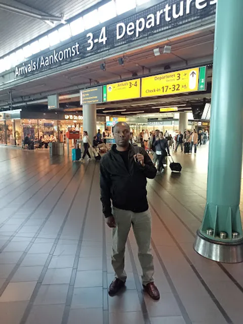 McDonald's Airport Schiphol Lounge 2