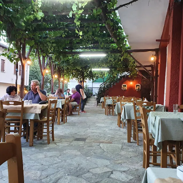 Restaurant "Makis" (The 5f)