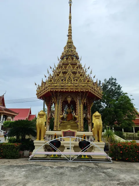 Wat Suwan Rattanaram (Wat Khaerai)