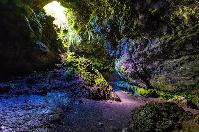 Subway Cave Lava Tubes