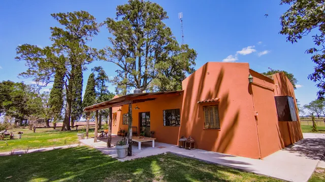 Inti, Hospedaje de Campo