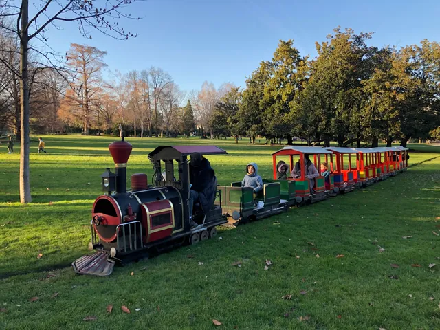 Manège et Petit Train Du Parc Jouvet