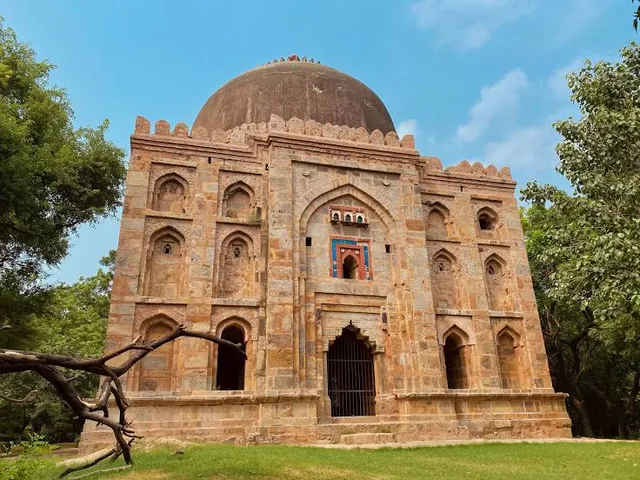 Bagh-I-Alam Ka Gumbad