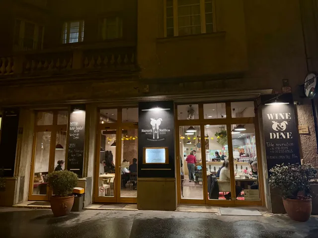 Barack és Szilva étterem