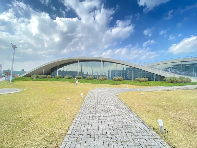 Science Hills Komatsu