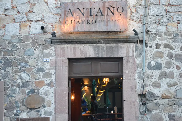 Antaño Cuatro