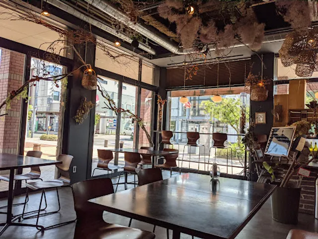 CUISINE & DRINKS HYPE