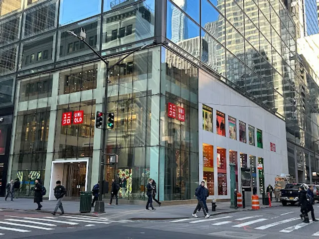 UNIQLO 5th Avenue
