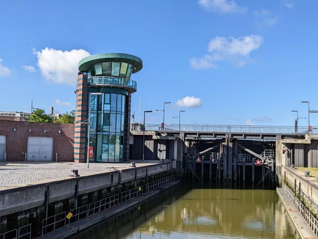 Schleuse Neuer Hafen