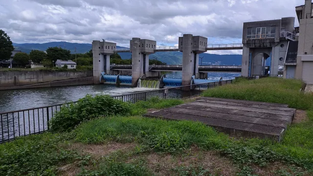 Kamaguchi Suimon (Sluice Gate)