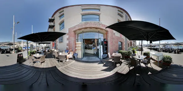 La Goletta Seaside pub