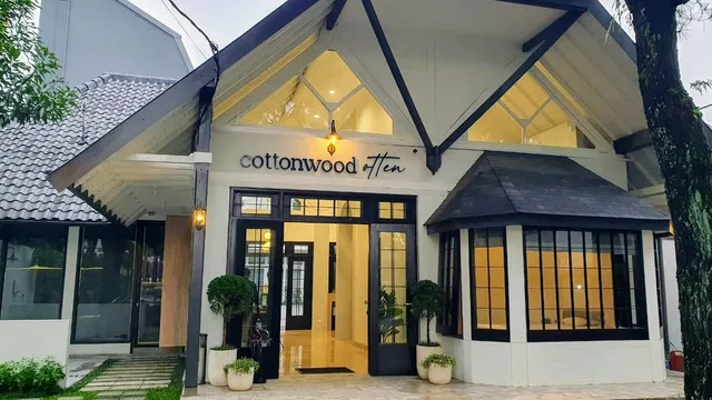 Cottonwood Boutique Heritage Otten