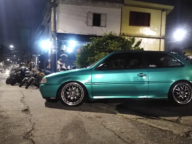 Resistência rock bar tattoo