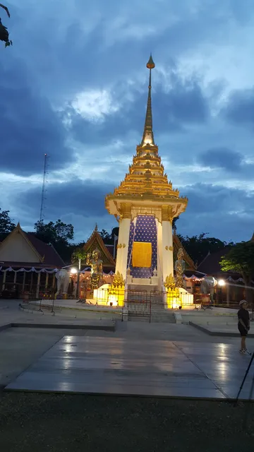Wat Khlong Wan(Phra Aram Luang)