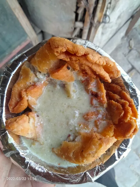 Anadi Samose Tedhi Medhi Jalebi