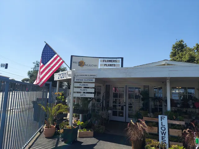 Malibu Florist- Malibu Bungalows