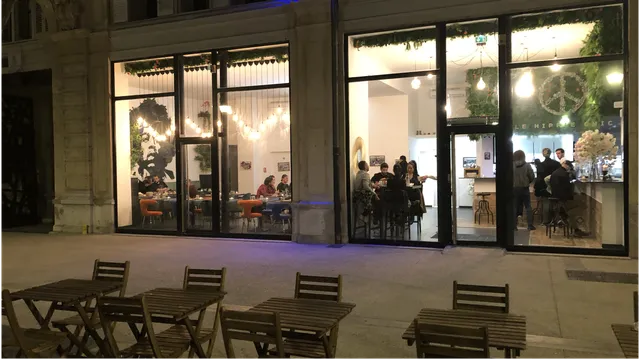 Le Hippie Chic Café