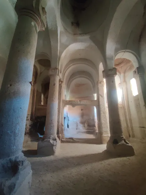 Direkli Kilise (Kolonlu)