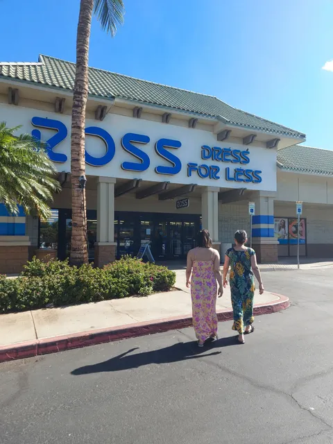 Piilani Village Shopping Center