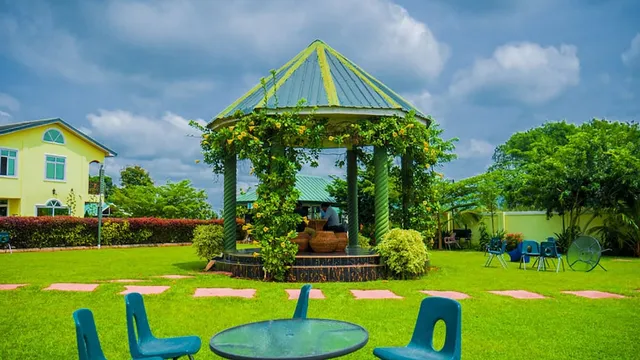 Sheila's Executive Hotel & Lodge