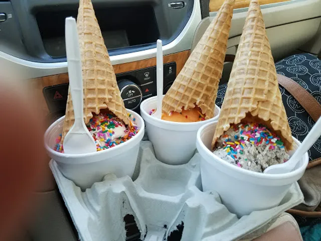 Ye Ole Fashioned Ice Cream & Sandwich Cafe - Goose Creek