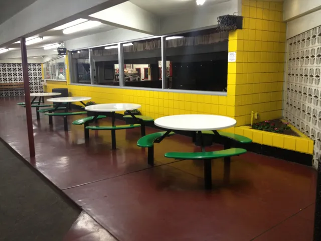 Triangle Drive In Burgers(Orginal)