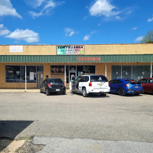 Nailanis Laundry Center