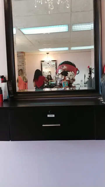 Glam Dolls Hair & Make-Up Studio