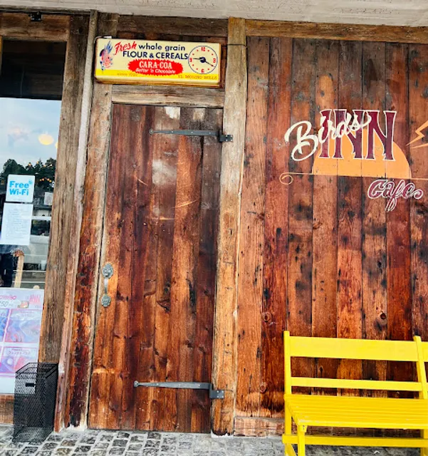 Birds INN Cafe
