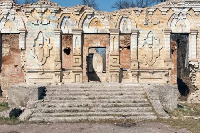 The ruins of the estate of the family of Osten-Sacken